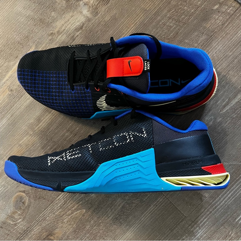 Lightly Used Men’s Nike Metcon Shoe